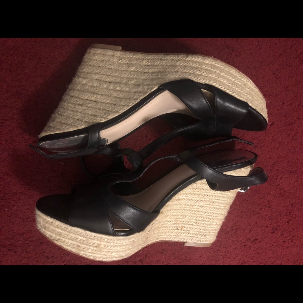 Vince Camuto S 10M Wedges Heels Black Leather $118